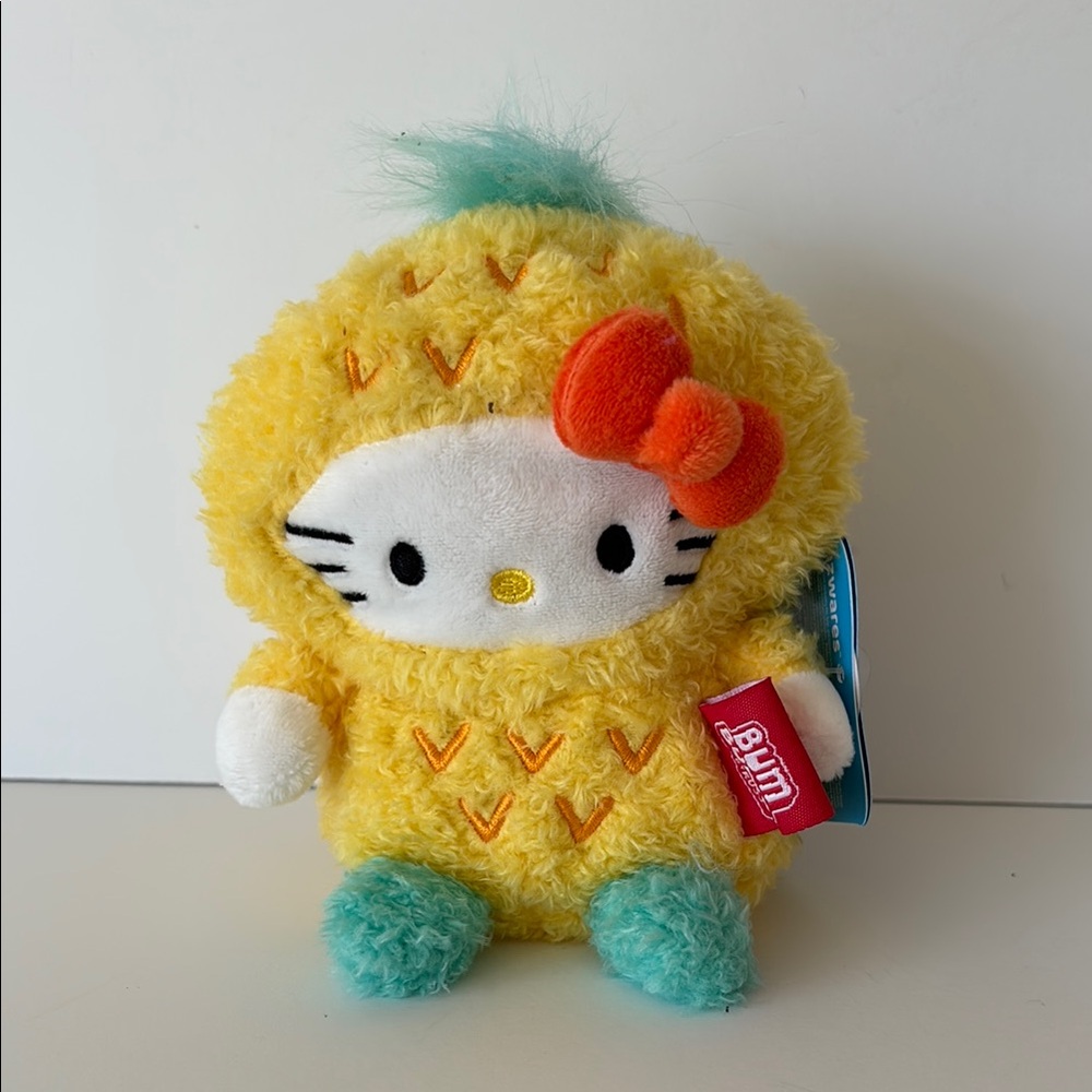 BumBumz 4.5”🍍Pineapple  Hello Kitty FruitBumz